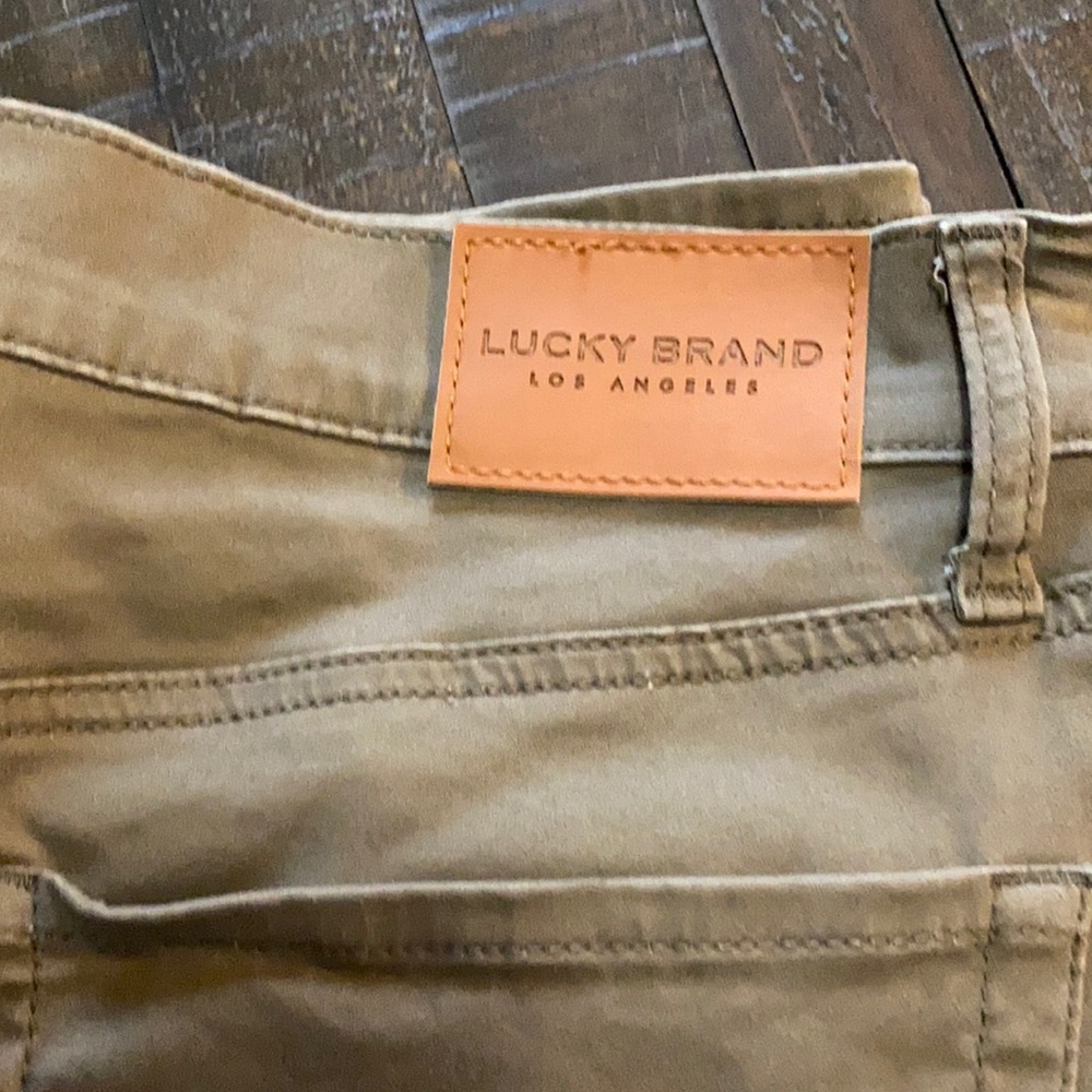 Lucky Brand 121. 36 x 30